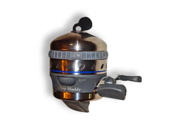 deep muddy spincast fishing reel right side view