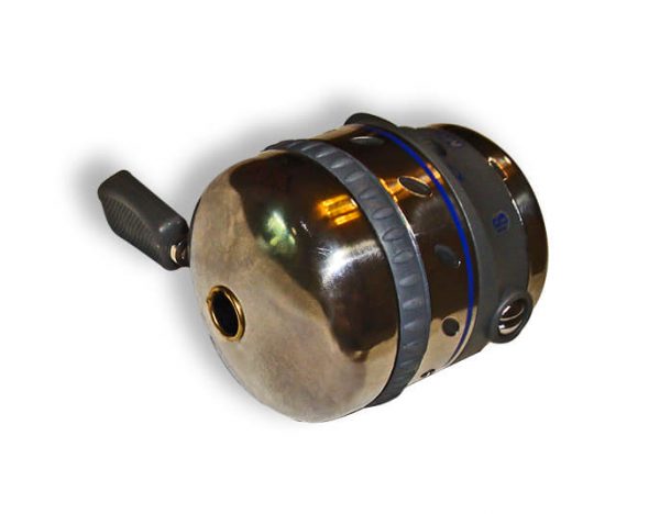 mul10 spincast fishing reel angled profile view